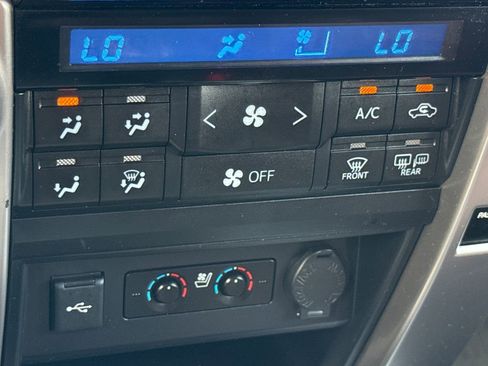 Used 2021 Toyota 4Runner Limited image 21