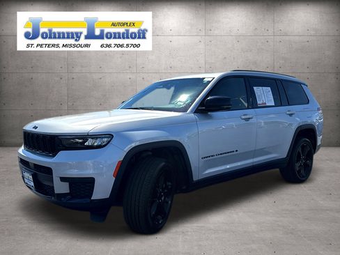 Used 2023 Jeep Grand Cherokee L Laredo AWD/4WD image 4