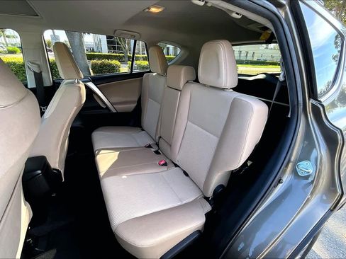 Used 2015 Toyota RAV4 XLE image 20