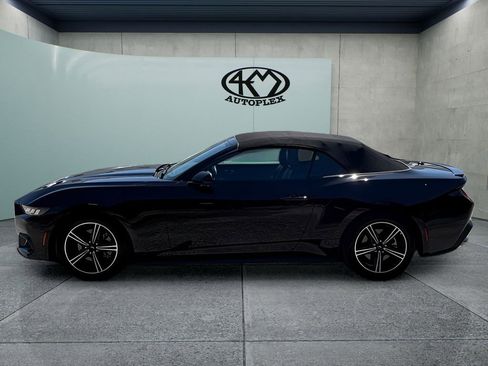 Used 2025 Ford Mustang Premium RWD image 12