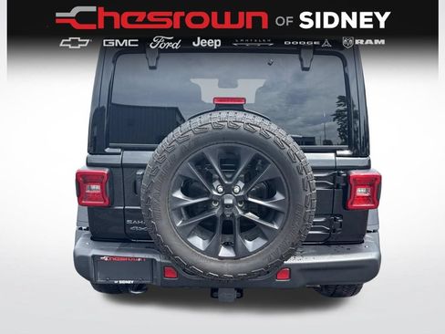 Used 2025 Jeep Wrangler Unlimited Sahara AWD/4WD image 4