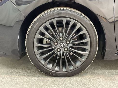 Used 2018 Toyota Avalon XLE image 30