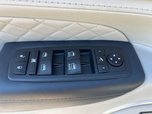 Used 2020 Jeep Grand Cherokee Summit AWD/4WD image 7