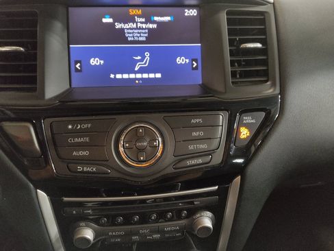 Used 2020 Nissan Pathfinder SV AWD/4WD image 25