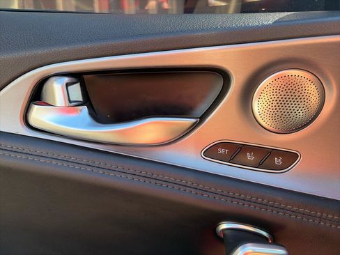 Used 2018 Kia Stinger GT2 AWD/4WD image 14