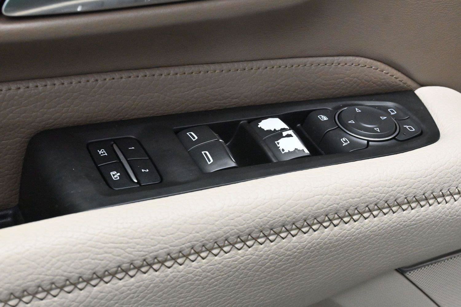 Used 2023 GMC Yukon XL Denali AWD/4WD image 14