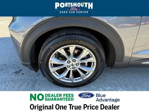 Used 2022 Ford Explorer Limited w/ Equipment Group 301A image 31
