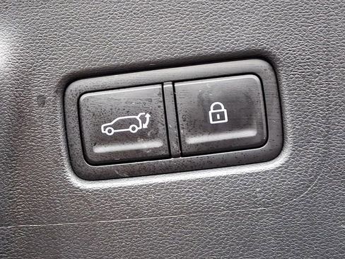 Certified 2025 Hyundai Santa Fe SE image 30