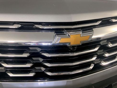 Used 2025 Chevrolet Equinox LT FWD image 28