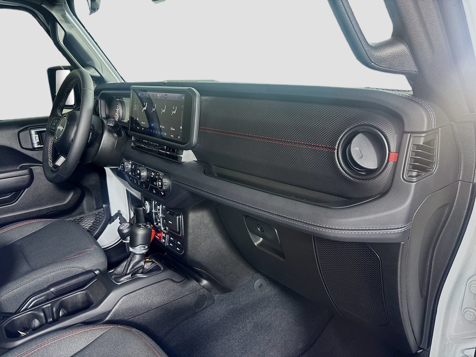 Used 2025 Jeep Wrangler Unlimited Rubicon AWD/4WD image 26