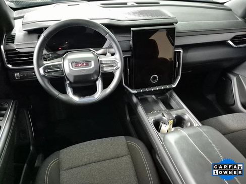 Used 2025 GMC Acadia Elevation image 10