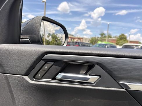 Used 2025 GMC Acadia Elevation AWD/4WD image 28