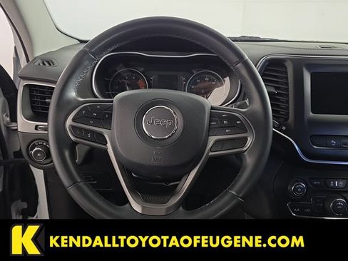 Used 2019 Jeep Cherokee Latitude Plus AWD/4WD image 13