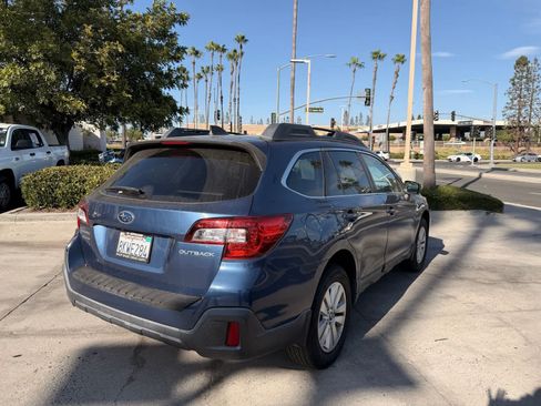 Used 2019 Subaru Outback 2.5i Premium w/ Popular Package #2 AWD/4WD image 5