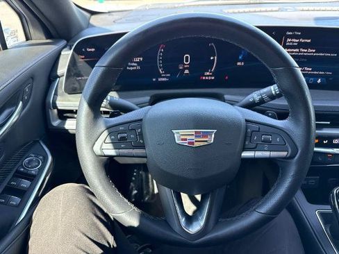 Used 2025 Cadillac XT4 Sport w/ Cold Weather Package FWD image 7