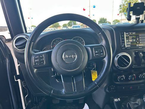Used 2016 Jeep Wrangler Sahara w/ Connectivity Group AWD/4WD image 9