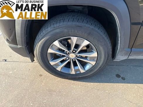 Used 2025 Chevrolet Equinox LT FWD image 7