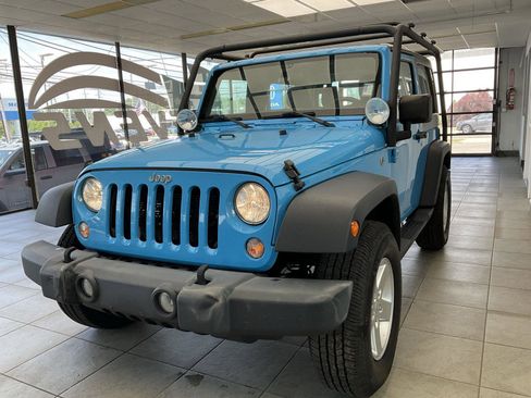 Used 2018 Jeep Wrangler Sport AWD/4WD image 3