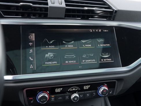 Used 2021 Audi Q3 2.0T Premium Plus w/ Premium Plus Package image 25