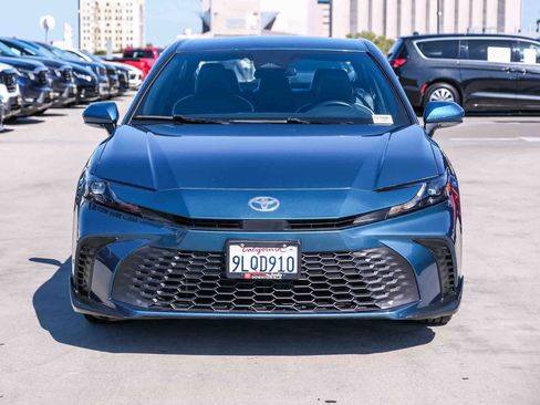 Used 2025 Toyota Camry SE FWD image 2