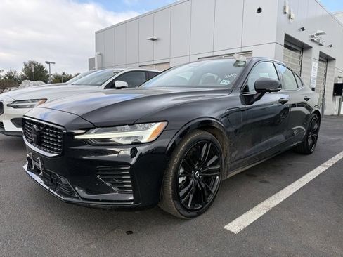 Used 2025 Volvo S60 T8 Ultra image 2