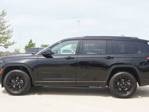 Used 2024 Jeep Grand Cherokee L Laredo AWD/4WD image 6