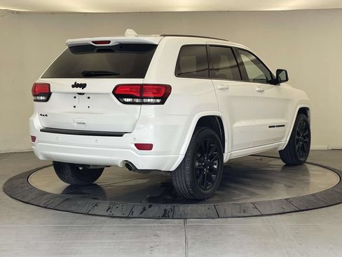 Used 2018 Jeep Grand Cherokee Altitude AWD/4WD image 5
