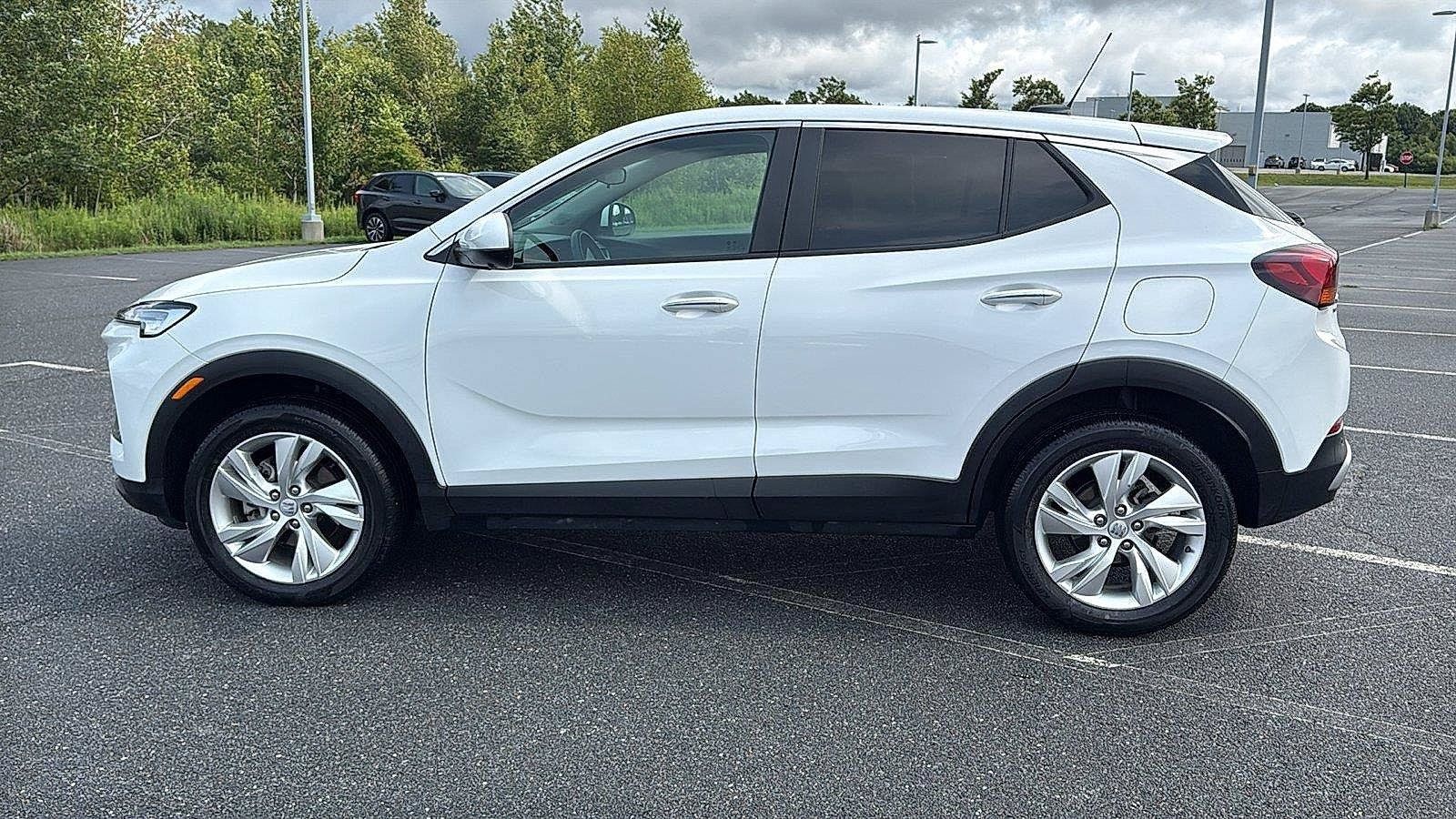 Used 2024 Buick Encore GX Preferred w/ Advanced Technology Package AWD/4WD image 10