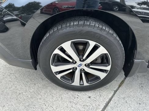 Used 2019 Subaru Outback 3.6R Limited w/ Popular Package #2 AWD/4WD image 10
