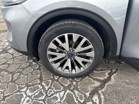 Used 2022 Ford Escape Titanium image 27