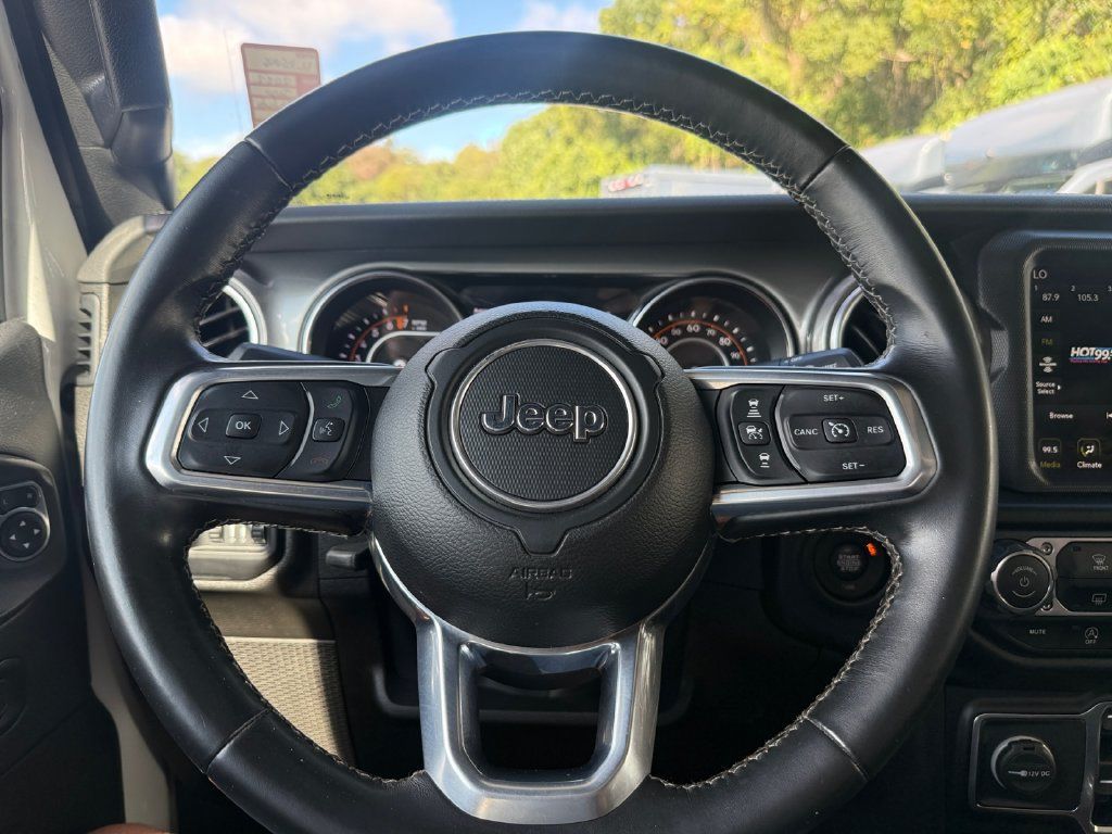Used 2022 Jeep Gladiator Overland w/ LED Lighting Group AWD/4WD image 21