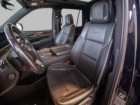 Used 2023 Cadillac Escalade Premium Luxury image 25