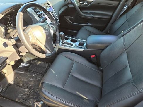 Used 2013 Nissan Altima 2.5 SL w/ Technology Pkg image 9