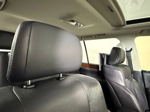 Used 2017 Lexus LX 570 4WD image 36