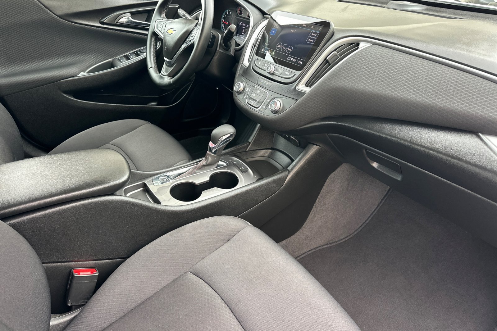 Used 2025 Chevrolet Malibu RS FWD image 15