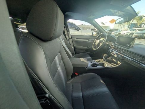 Used 2025 Honda Civic Sport image 15