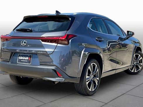 Used 2025 Lexus UX 300h FWD w/ Accessory Package (Z1) image 11