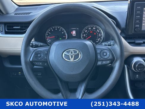 Used 2019 Toyota RAV4 XLE image 18