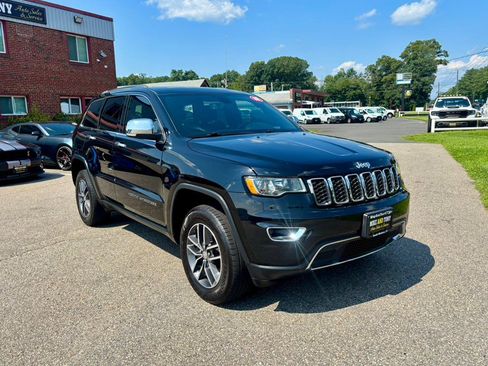 Used 2018 Jeep Grand Cherokee Limited AWD/4WD image 3