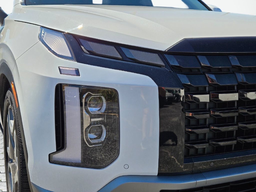 Used 2023 Hyundai Palisade SEL AWD/4WD image 2