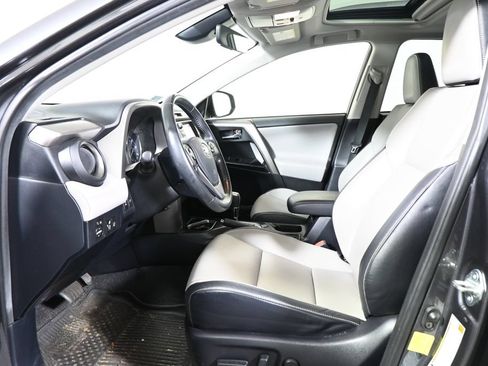 Used 2018 Toyota RAV4 Limited AWD/4WD image 3