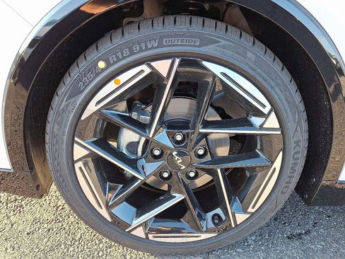 New 2025 Kia K4 GT-Line image 4