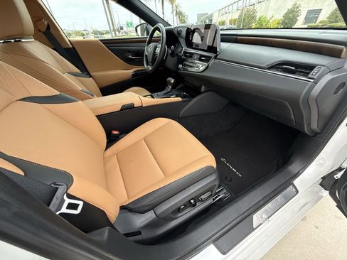 Used 2025 Lexus ES 350 w/ Premium Package image 15