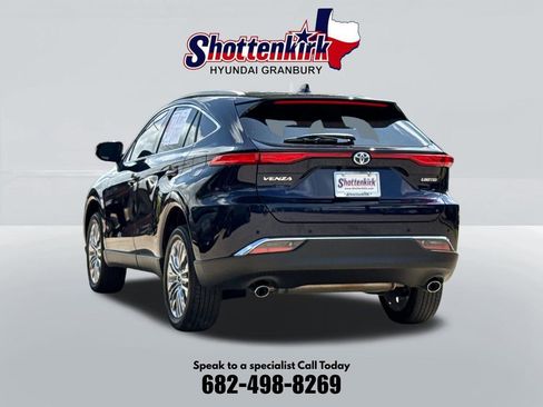 Used 2024 Toyota Venza Limited AWD/4WD image 8