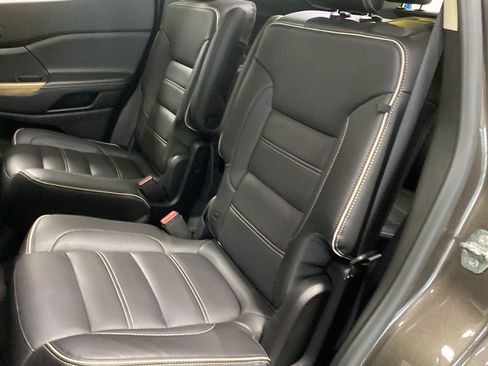 Used 2019 GMC Acadia Denali w/ Technology Package AWD/4WD image 23