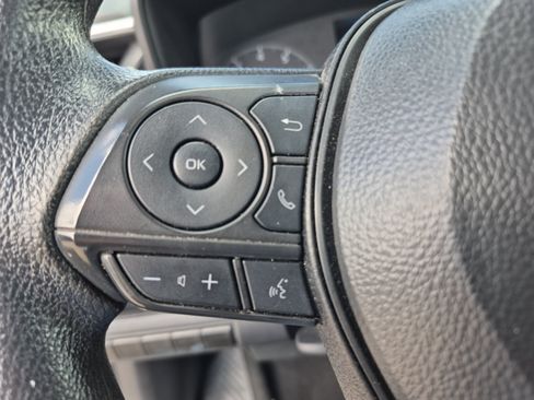 Used 2025 Toyota Corolla LE FWD image 27
