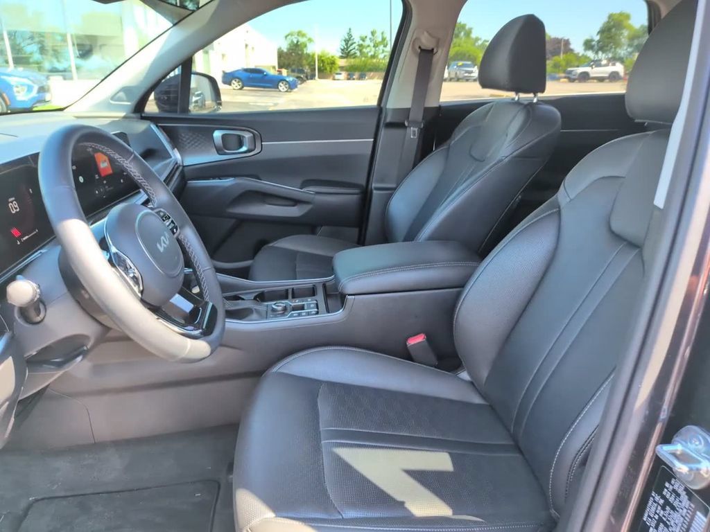 Used 2025 Kia Sorento EX AWD/4WD image 18