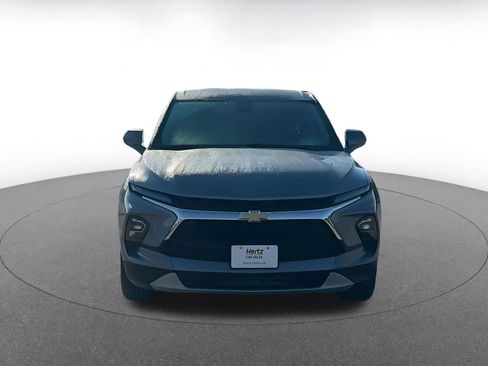 Used 2025 Chevrolet Blazer LT image 2
