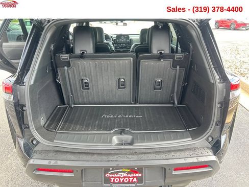 Used 2024 Nissan Pathfinder Rock Creek AWD/4WD image 18