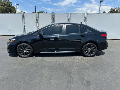 Used 2024 Toyota Corolla SE w/ SE Premium Package FWD image 2